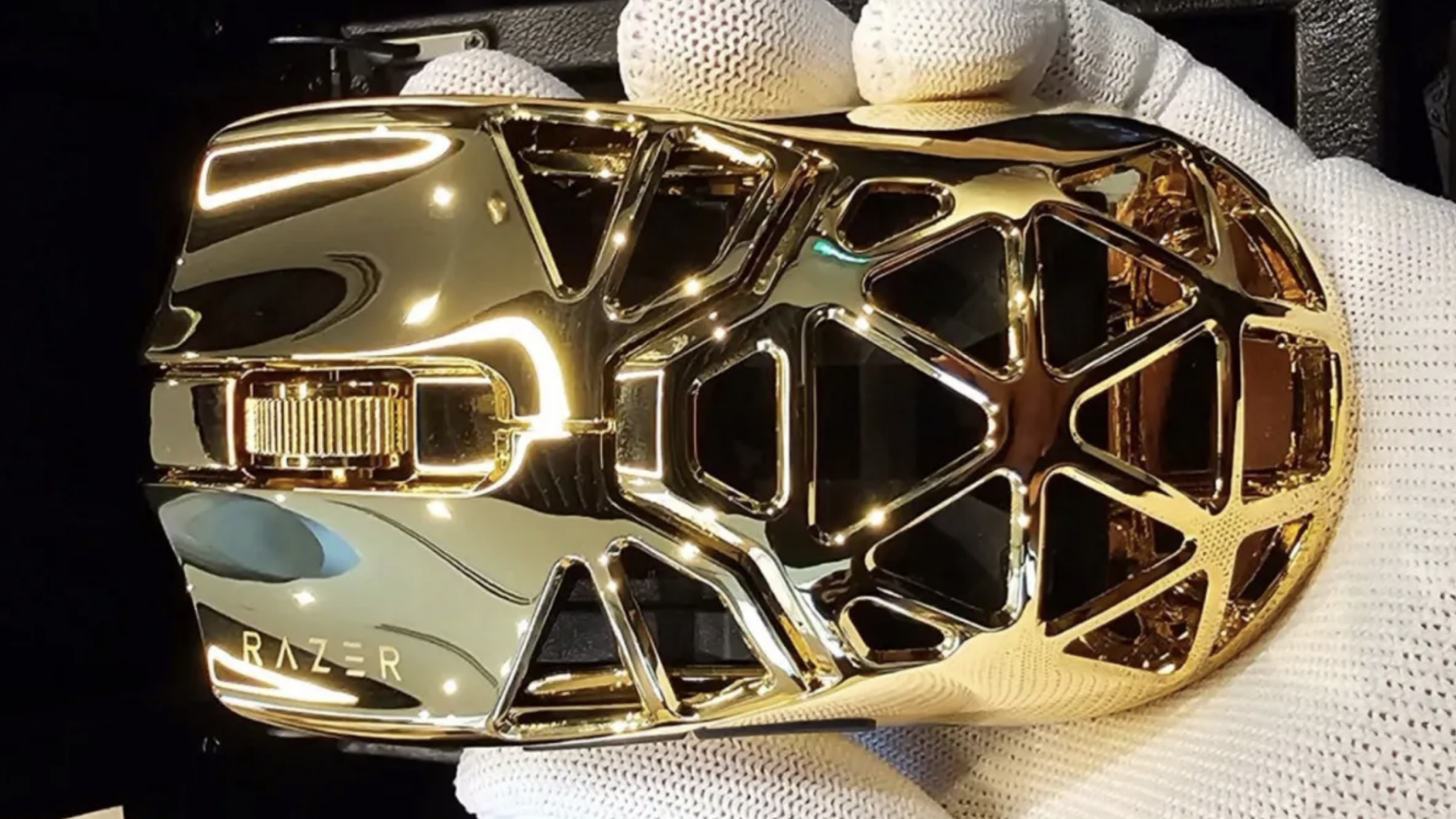 Luxurious Razer 24K gold Viper Signature gaming mouse