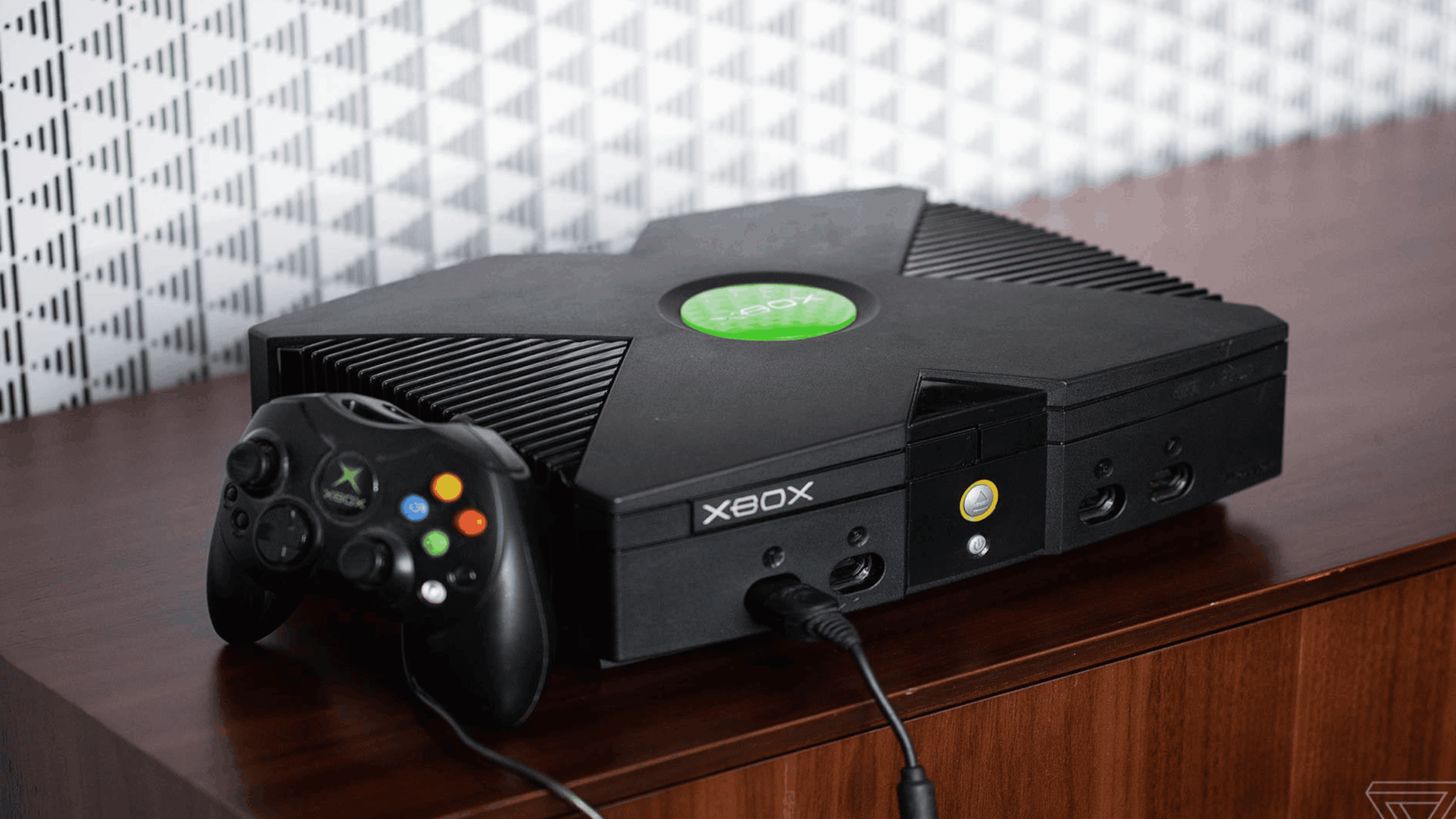 Old gaming consoles original Xbox first generation classic console setup