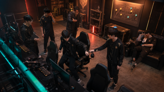 Inside the Esports Path From Academy Teams to Pro Play